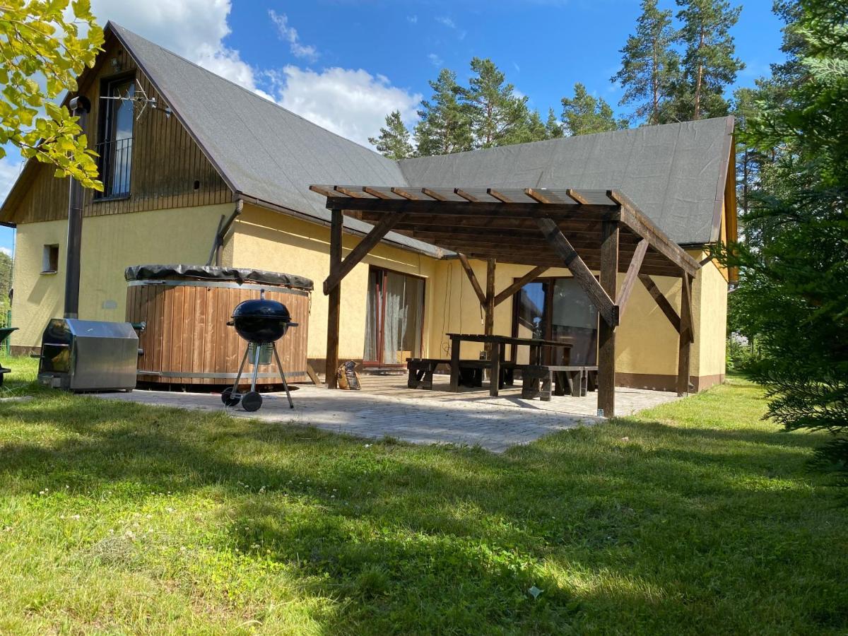 Metsaaeaere Accommodation Uulu Buitenkant foto